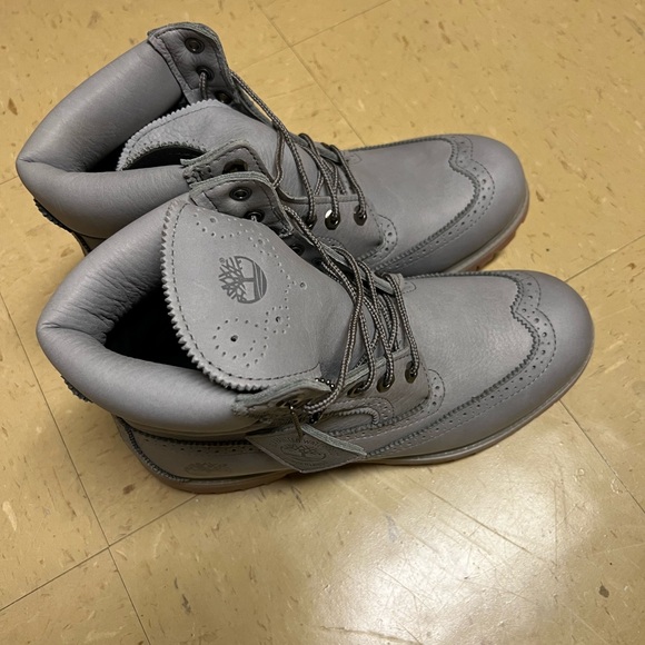 Timberland brogue’s Limited Edition. I don’t have the original, box, but another main image 4